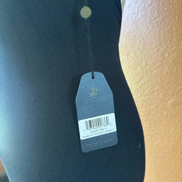 NWT! Frankie’s Bikinis X Sydney Sweeney Annabella Pointelle Romper Small - Picture 7 of 12